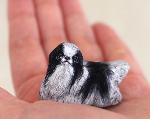 katbeom: sixpenceee: Japanese artist Akie Nakata turns stones and rocks into adorable animal pa