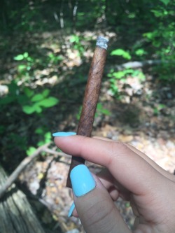 stoned-outta-my-mind420:  This blunt is so pretty ✨