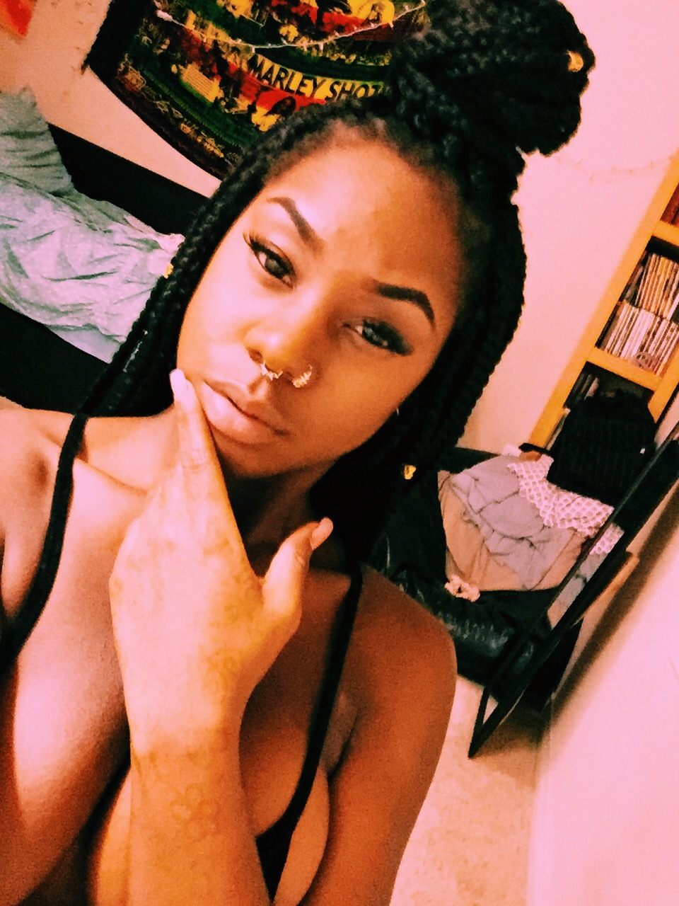 jujudaone:  drinkingreality:angeliquereneee:  🌈💗🌛  Such a beauty  she fine