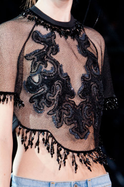 glitter-in-wonderland:   getgetgone:  lelaid:  Louis Vuitton S/S 2014  this looks like something from the 90’s and i want it     xx