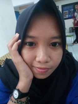 chloeraid: Awek2 tudung jgn malu2.. bg tunjuk