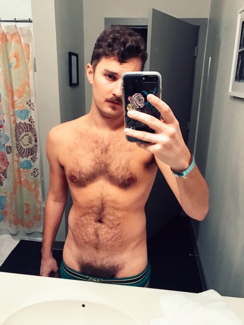 deadlyblond:Büsh appreciation ✨🌳✨