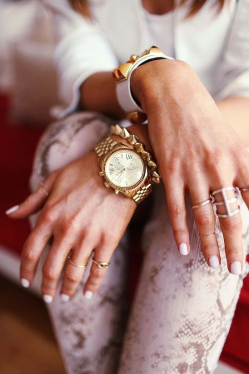 styledbykasey:gold + white baubles