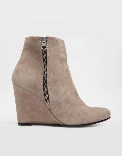 High Heels Blog wedgeswedgeswedges: Gardenia Leather Heeled Boots with Side Zip via Tumblr