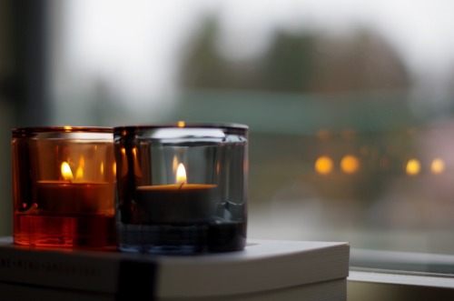 christmasalwaysandforever: thechristmaswish: I can’t wait for holiday scented candles. ❄️✨❤️ C