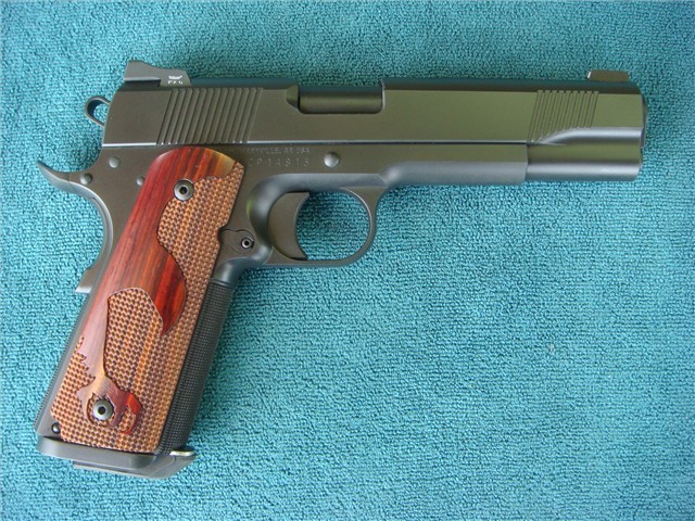 gunrunnerhell:  Nighthawk Talon A high end 10mm Auto 1911. The overall selection