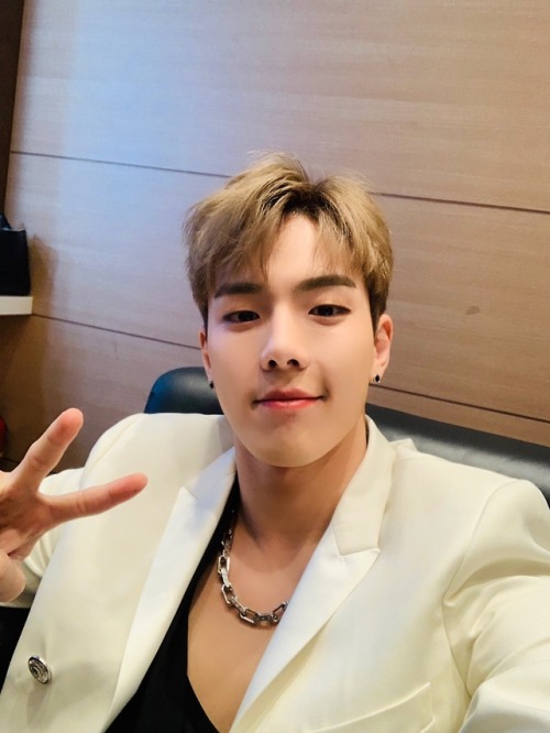 Sunday:Shownu twitter update 190420photo credit: OfficialMonstaX