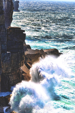 wavemotions:  Peniche Splash by Eduardo