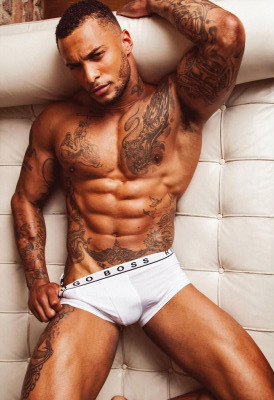 seeker310:  dominicanblackboy:  David McIntosh oh my!😍     Hot!!  