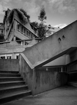 concreteslabz:  Ivry-sur-Seine, France © Damien Gosset 