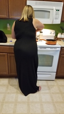 thick-wife89:  Someone wanted to tease 
