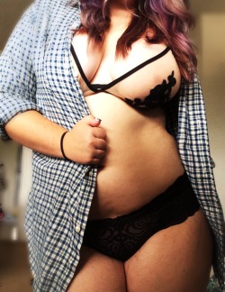 sunshineandbjs:  so thick that everybody