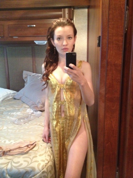 worlds-sexiest-women:  Emily Browning 