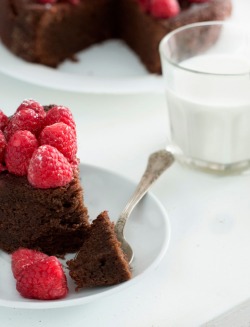 chocolatefoood:  4himglory:  Raspberries &amp; Chocolate Cake | Rustica  cake slices request 