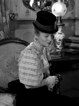 Joan Fontaine In LETTER FROM AN UNKNOWN WOMAN (1948) Costume Design By Travis Banton 