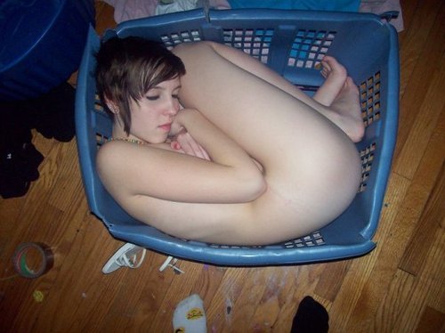 slutzwithnutz:  bed time 