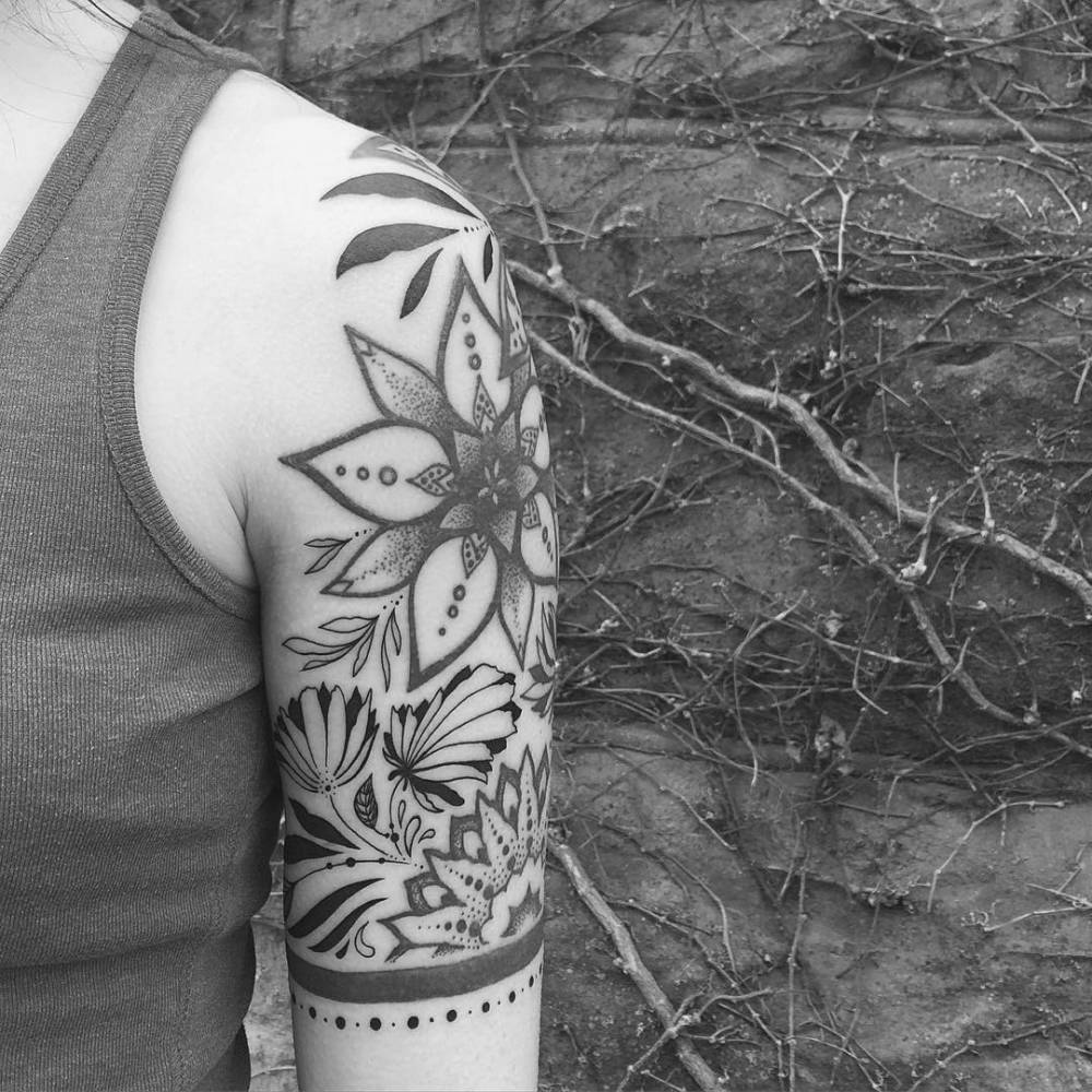 43 Gorgeous Flower Tattoos  Designs You Need in 2021  Glamour