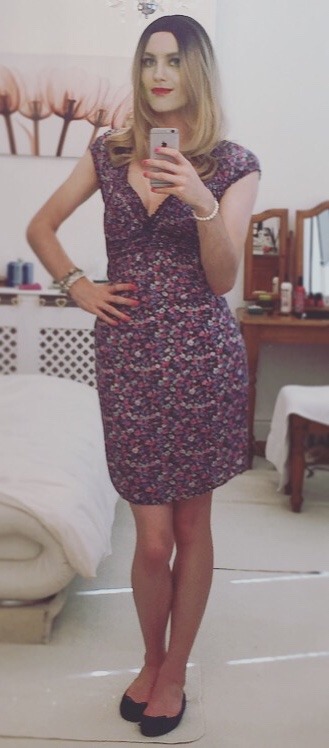 charljohnston:Such a gorgeous flowery dress for this hot summer weather!