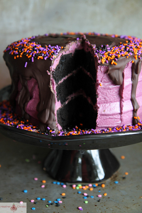 thecakebar:  Black Velvet Cake Tutorial 