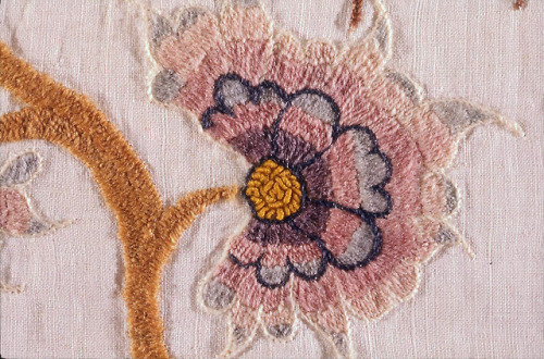 heaveninawildflower: Petticoat border (American, 1758). Linen with wool crewelwork embroidery. Image