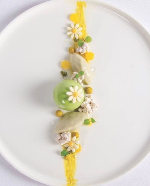 Matcha, Lime & Mandarin dessert. ✅ By - @jeroenvanhelvoirt ✅ . #ChefsOfInstagram . www.ChefsOF.c
