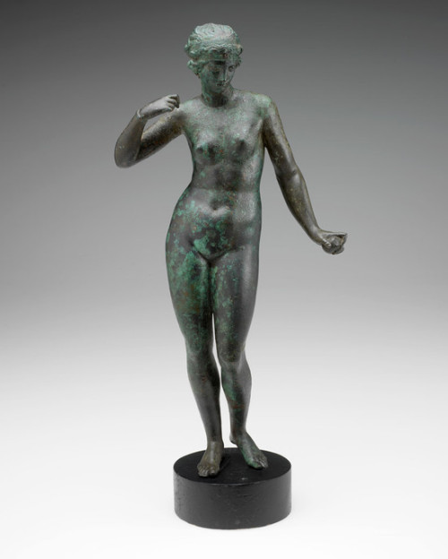 theancientwayoflife:~ Aphrodite. Culture: Greek Date: 199-100 B.C. Medium: Bronze