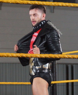 50shadesofbalor:  Finn in ugly sweater :)