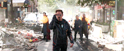 fyeahmarvel:Tony Stark removing the shades.