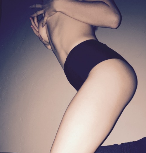 sexyteen-submissions:  Follow me