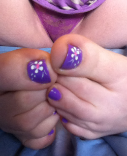 kissabletoes:  I want to feel your tongue all over me! Where do you want to start? 💜
