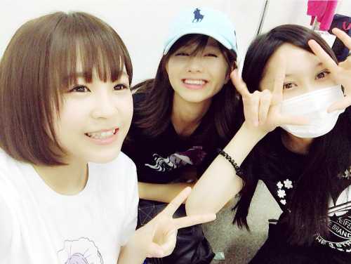 namiyorirobinha: 三田麻央は暑さにやられる ‏@kyunmao_m99 20160822　16：43Mita Mao谷川愛梨　堀詩音Tanigawa Airi &amp