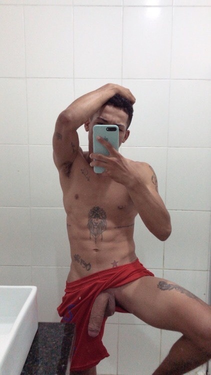 litbahamaboy:  LOVE ❤️ uncut dicks