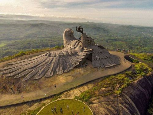 La escultura de águila más grande del mundo. Le tomó 10 años al artista&
