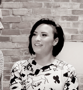 watsoms:  2 days till UP music video!   😭😭❤❤❤❤❤cute cute cuuuuutttte♡
