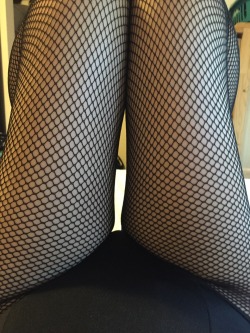 ahegao-intensifies:  Bless fishnets