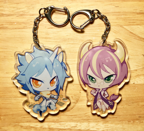 More pictures of my SB69 charms! (Pairings? What pairings.) I can’t seem to capture the sparkle with