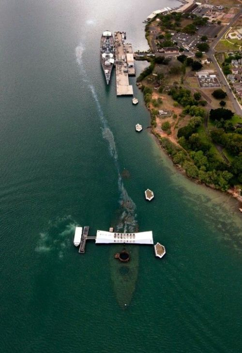 submerged uss arizona memorial pearl harbor attack