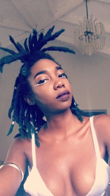 kingkesia:Happy blackout Tumblr ✌
