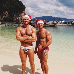 luvmk:  Hot Santas ☺ 🔥 ❤ 🔥 ❤