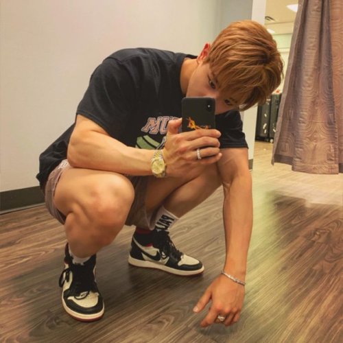 fymonsta-x: @OfficialMonstaX: [#원호] ✨✨✨ #원호패션[#WONHO] ✨✨✨ #WonhoFashionTranslation: FY!MX 