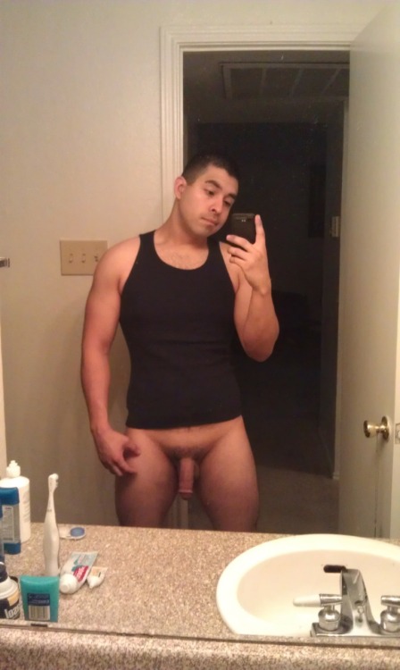 dallasltn35:  ltnguynla:  Hot  This dude is sexie