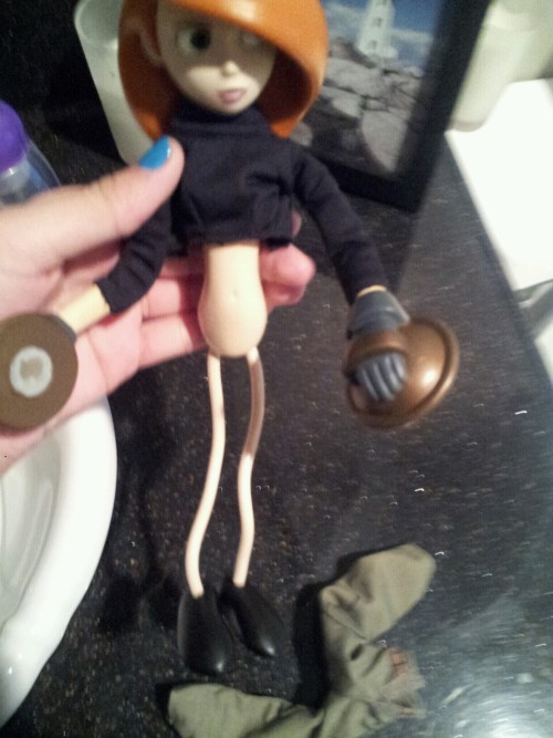 thivus:  ledi-babushka-soski:  spoooky-punk:  I FOUND A KIM POSSIBLE DOLL AND I DONT KNOW HOW TO REA