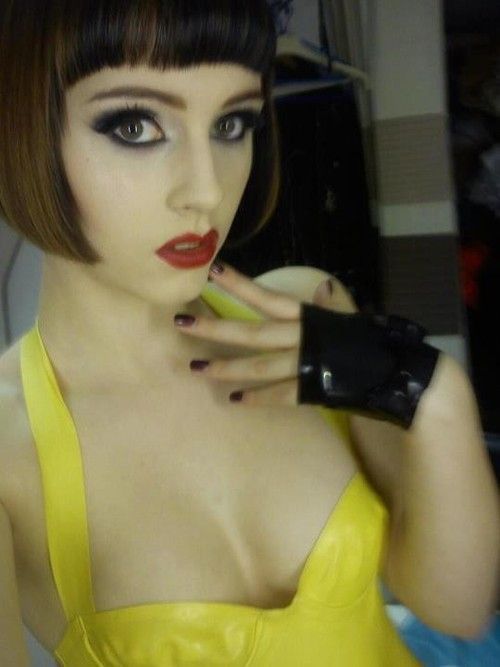 amateur-tranny:  Free Tranny Tubes   Free Shemale Videos 