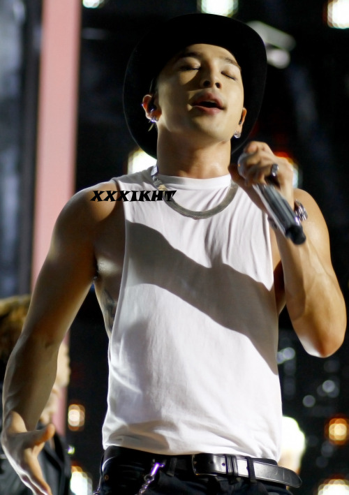 TAEYANG CELEBRATE SG50 HQ PHOTO UPDATE PLEASE CREDIT AND DO NOT REMOVE MY LOGO !!!!