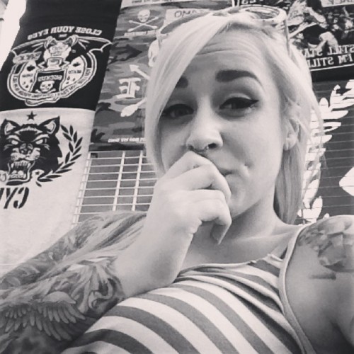 bellazombie:  The fact that today had to end bums me out, saying goodbye to someone you love even just for a little while always sucks. 