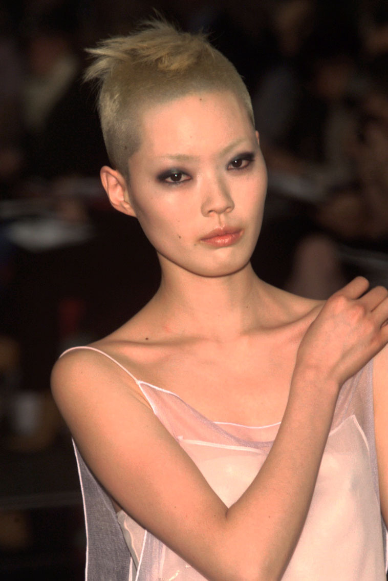driflloon:  richard tyler fw01  