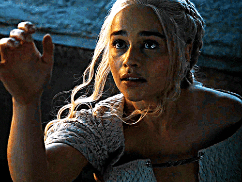 DAENERYS TARGARYEN And DROGON Game Of Thrones (2011-2019) 5.02
