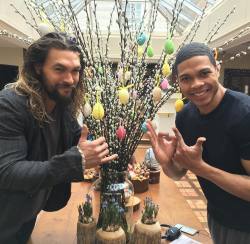 dcfilms:  prideofgypsies: Happy Easter from cyborg and aquaman.