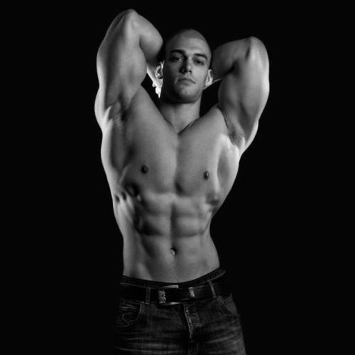the-abdominal-wall:  Mischa Janiec