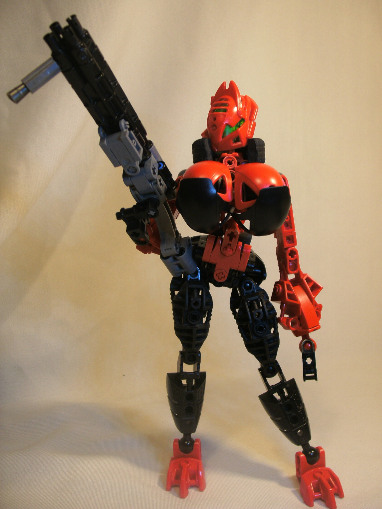 milkpunkin:  dawnofnssd:  Vier, Vier Tyrannus.  that bionicle has butt cheeks   my